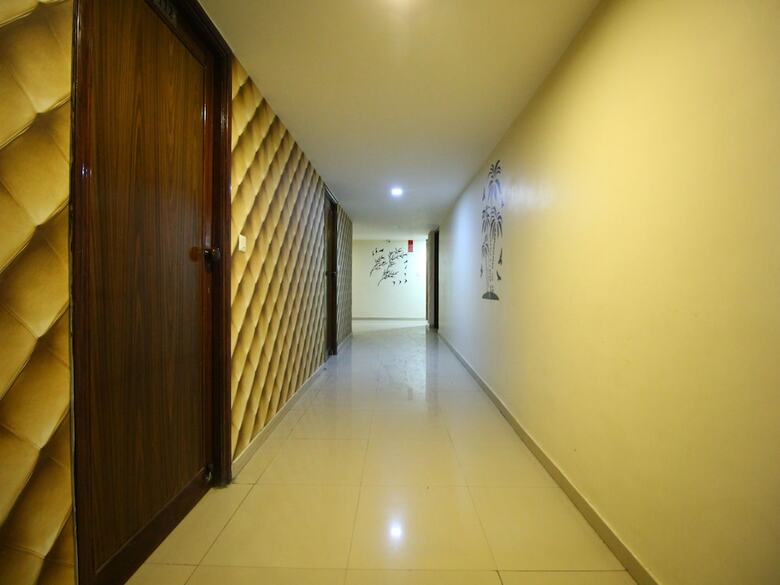 Oyo 893 Hotel Seven