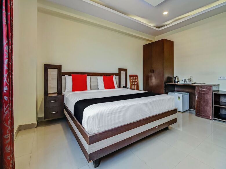 Oyo 1435 Hotel Millennium Plaza