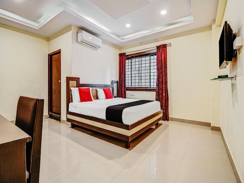 Oyo 1435 Hotel Millennium Plaza