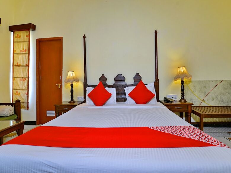 Jaisingh Garh Hotel And Resort