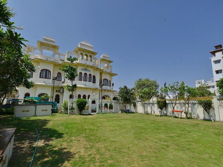 Jaisingh Garh Hotel And Resort
