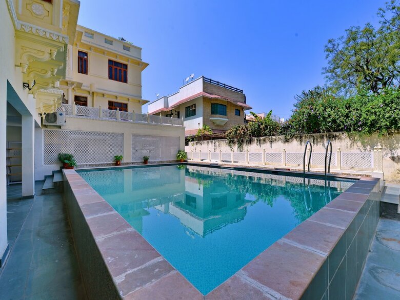 Jaisingh Garh Hotel And Resort