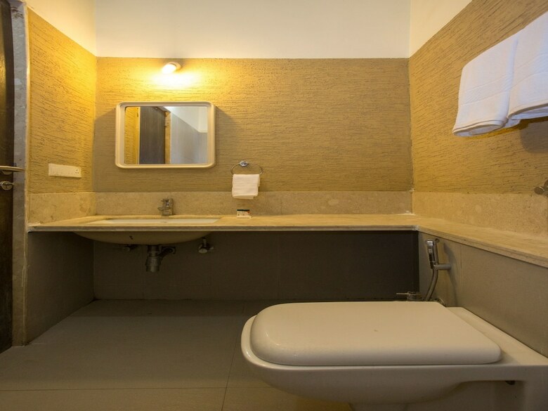 Hotel Oyo 3847 Ema Hospitality