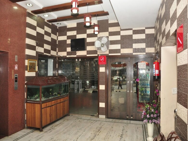 Oyo 2130 Hotel Hk Continental