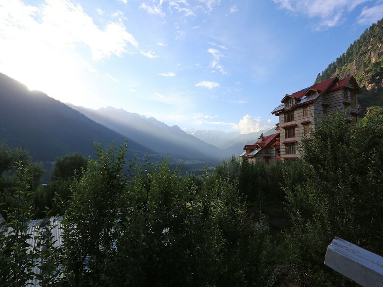 Oyo 1837 Hotel Golden Meadows