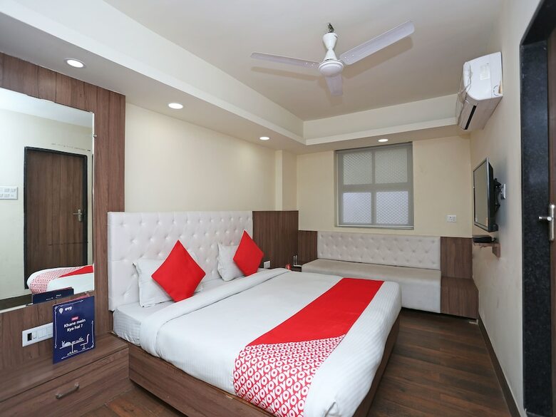 Oyo 4406 Hotel Arya Palace