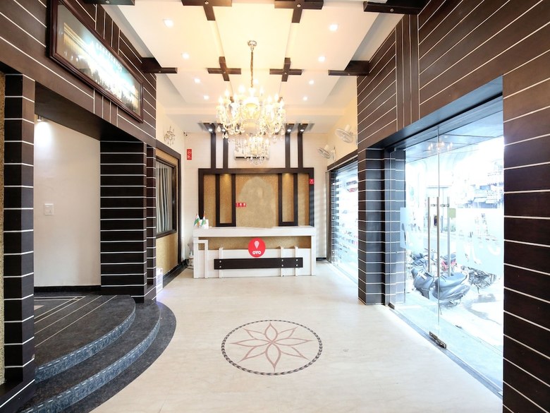 Oyo 9235 Hotel Nayyar