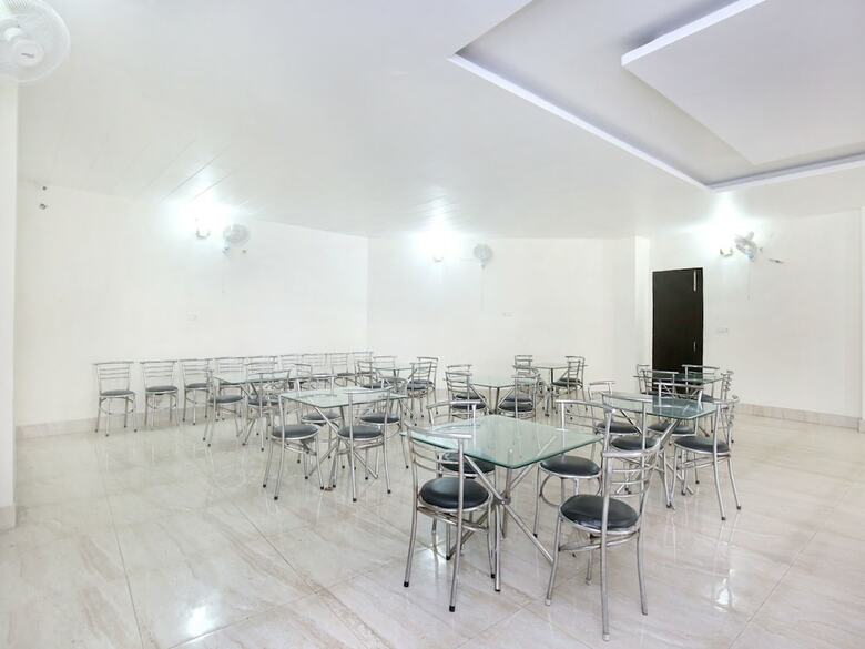Oyo 9235 Hotel Nayyar