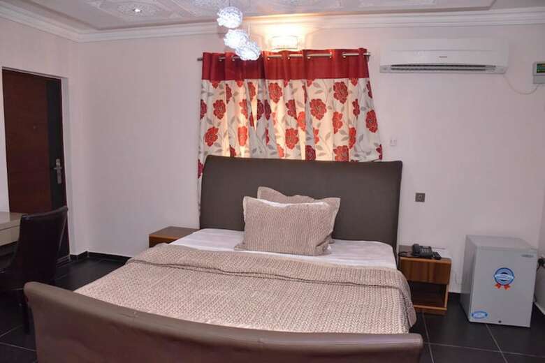 Platinum Inn Gee Hotel