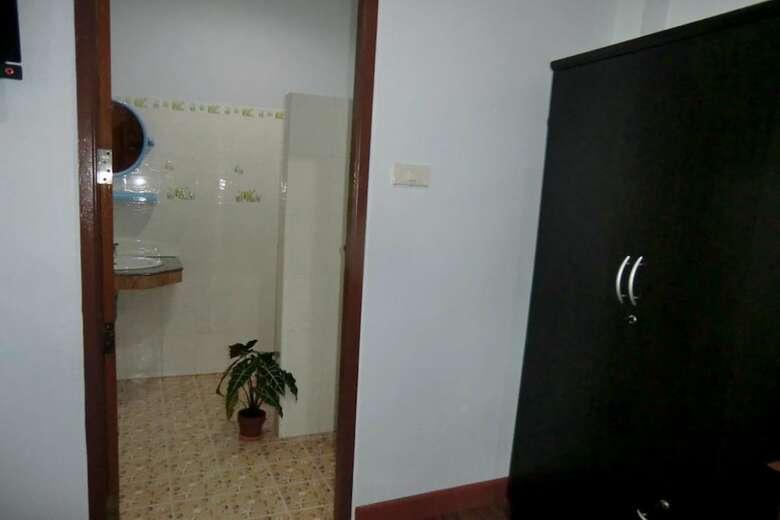 Hotel Baan Long Beach