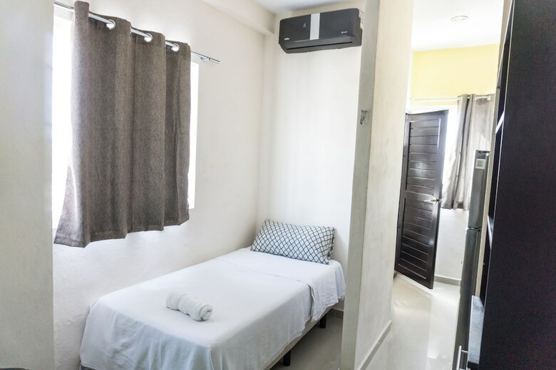 Apartamentos Hotel Suites La Roca