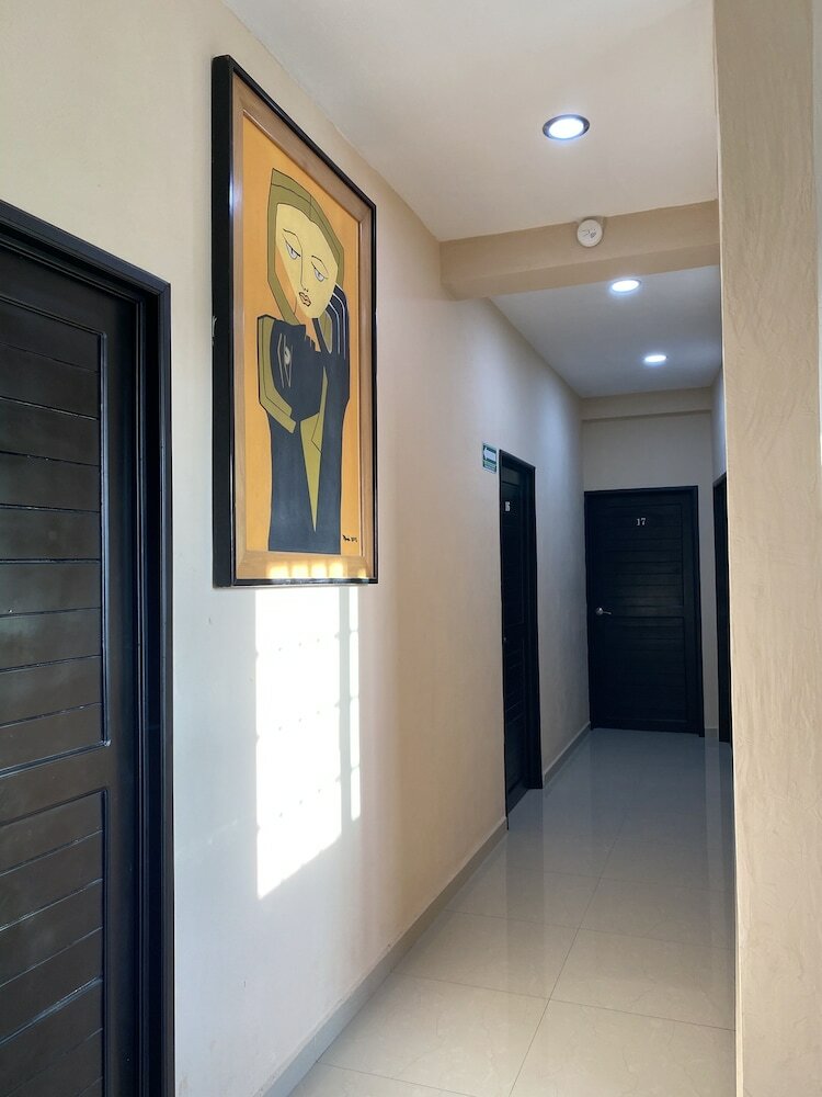 Apartamentos Hotel Suites La Roca
