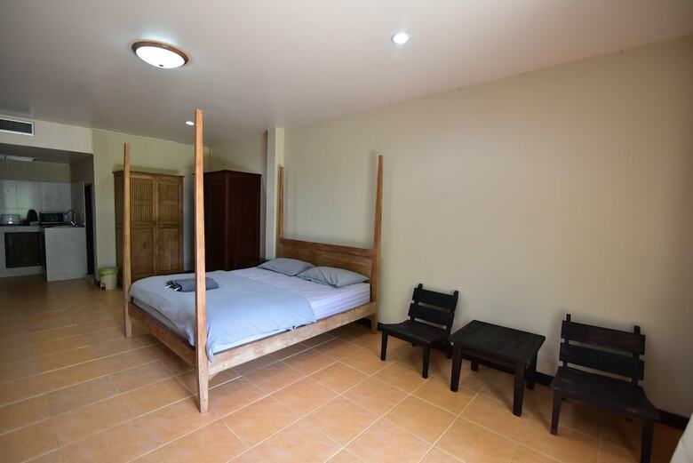 Hotel Baan Chai Lay Apartment