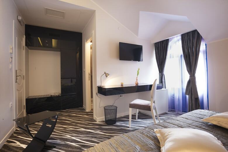 New Belgrade Garni Hotel