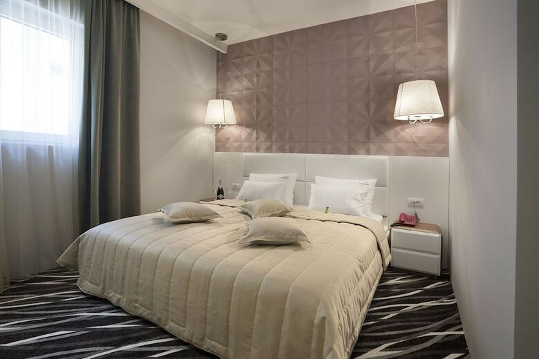 New Belgrade Garni Hotel