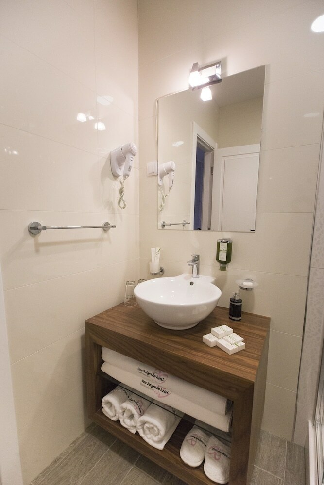 New Belgrade Garni Hotel