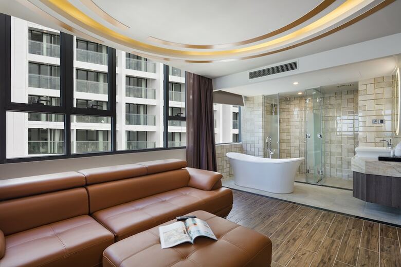 V Hotel Nha Trang