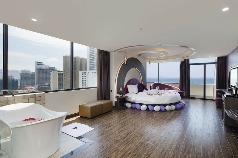 V Hotel Nha Trang