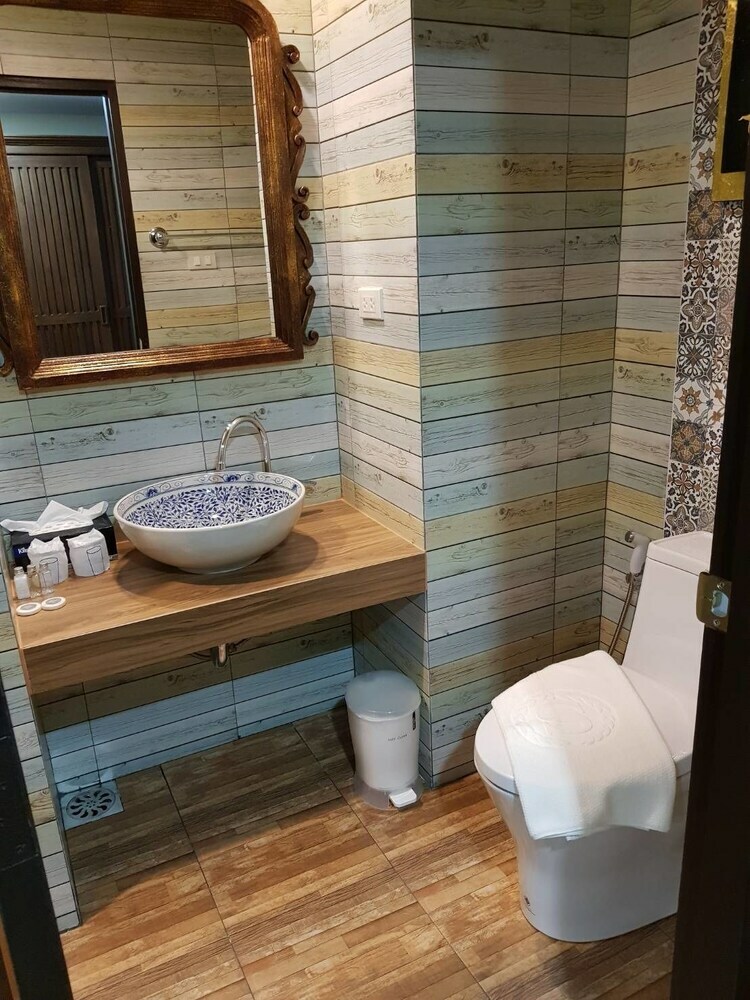 White Boutique Hotel And Spa