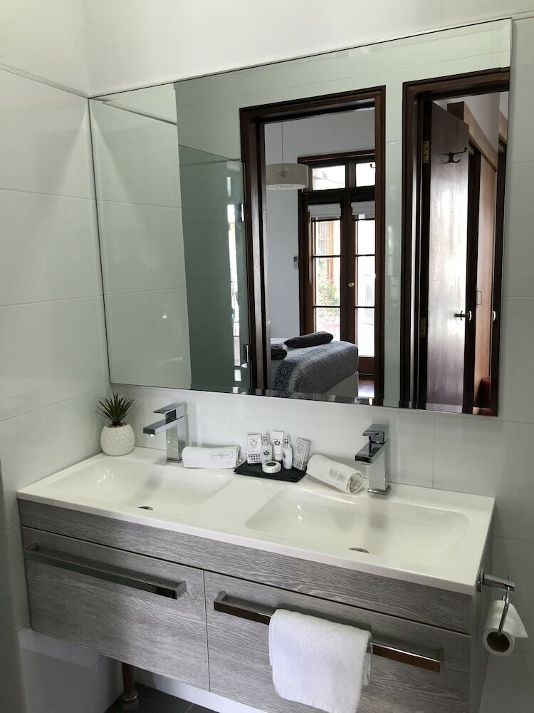 Hotel Fairway Manor Accommodation