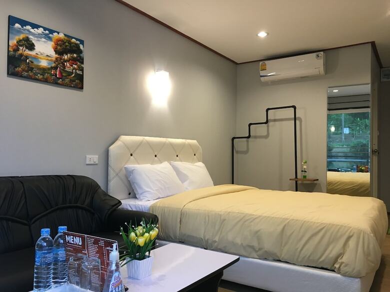 Hotel River Hill Side Resort