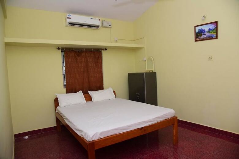 Hotel Nirvaah Room Siolim AC