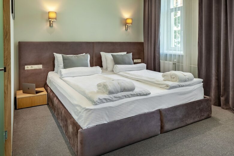 Hotel Diplomat Residence
