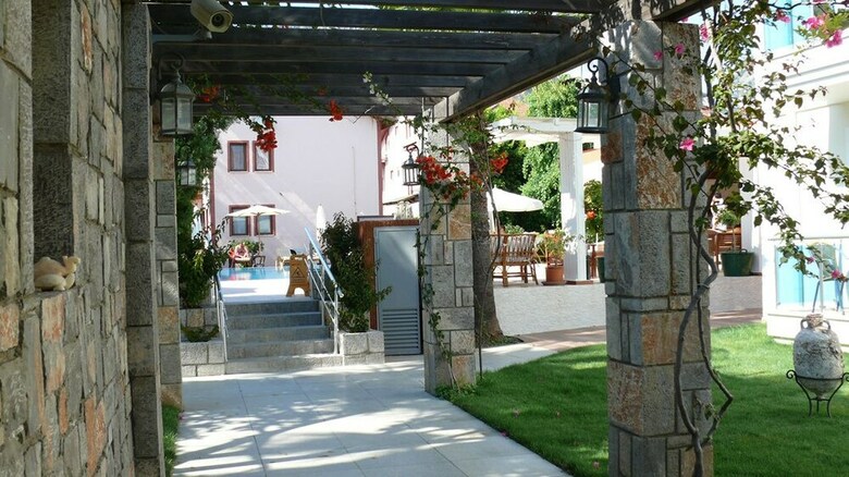Yagmur Hotel
