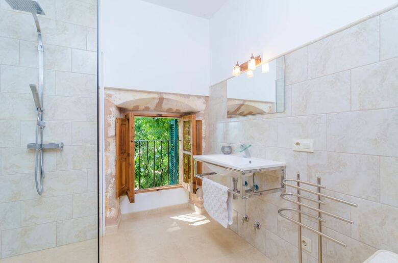 Villa Bandris Nou