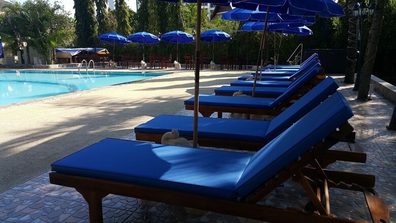 Aparthotel The Orchid Beach Resort At Vip Resort