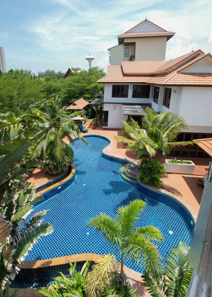 Aparthotel The Orchid Beach Resort At Vip Resort