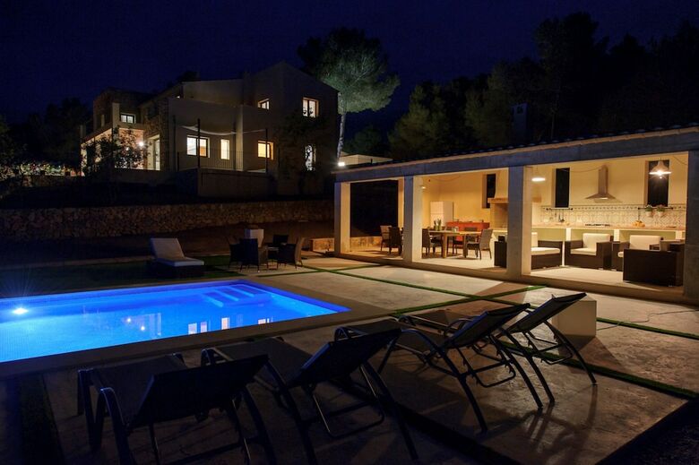 Villa Pins