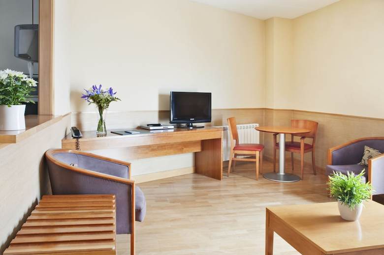 Aparthotel Ram�n de La Cruz 41