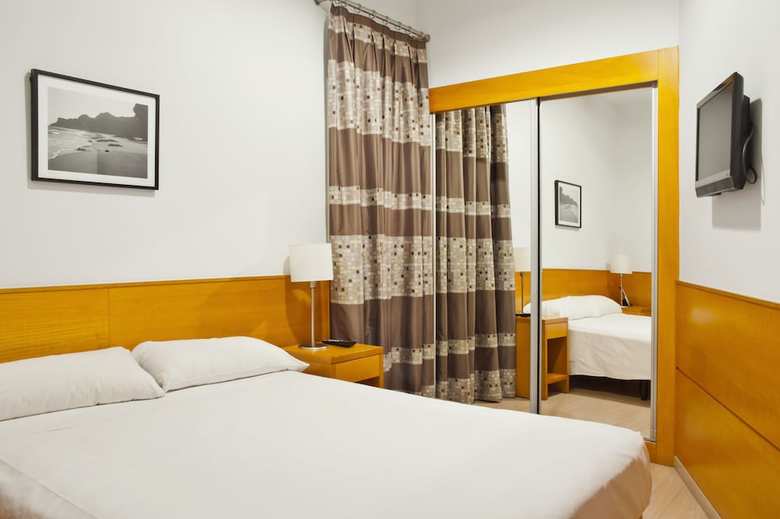 Aparthotel Ram�n de La Cruz 41