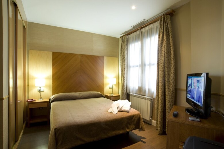 Aparthotel Ram�n de La Cruz 41