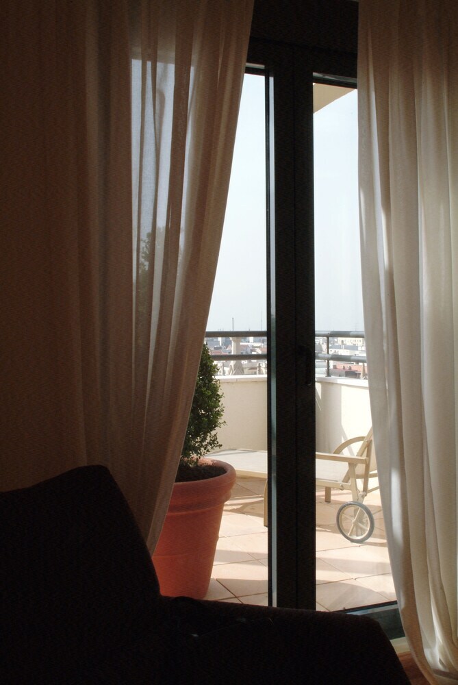 Aparthotel Ram�n de La Cruz 41