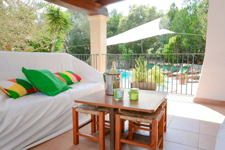 Villa Short Dhortella