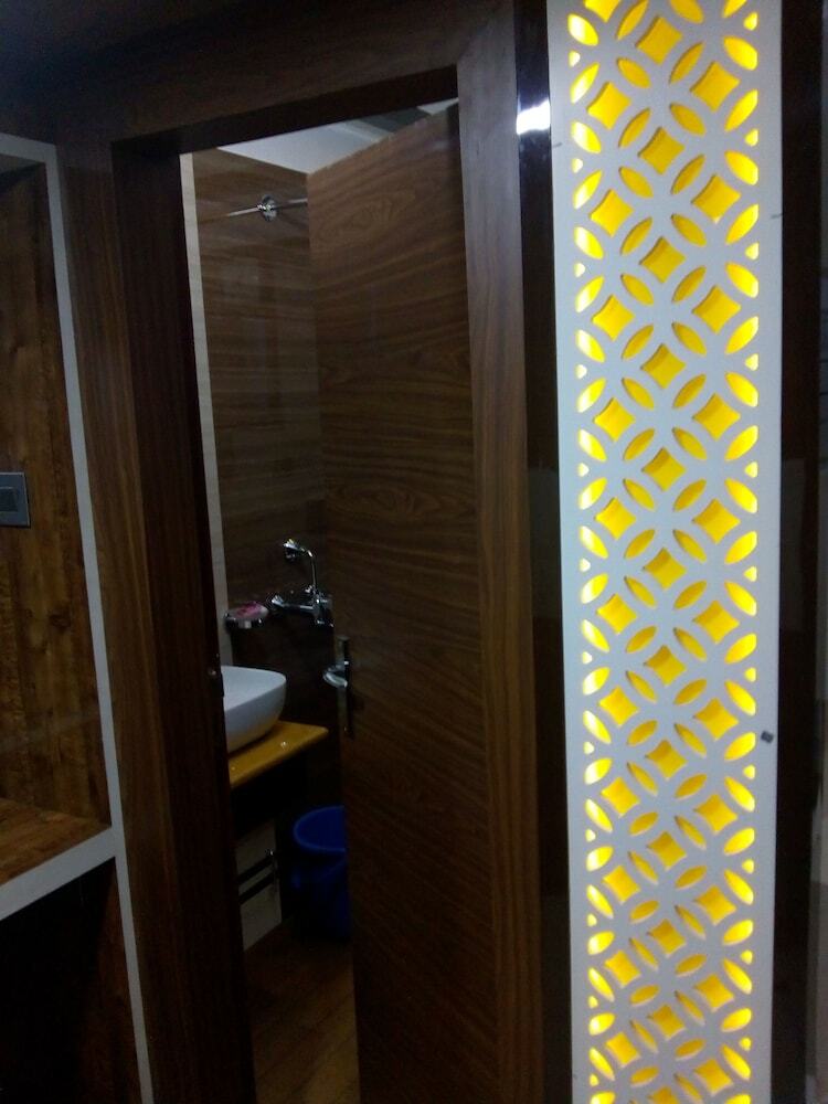 Hotel Rodili Residency