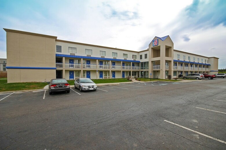 Motel 6 Columbus West