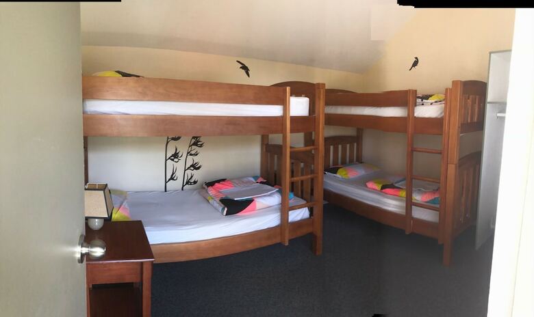 Hostal Almond House Hostel