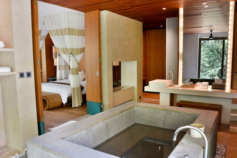 Honeymoon Hotel