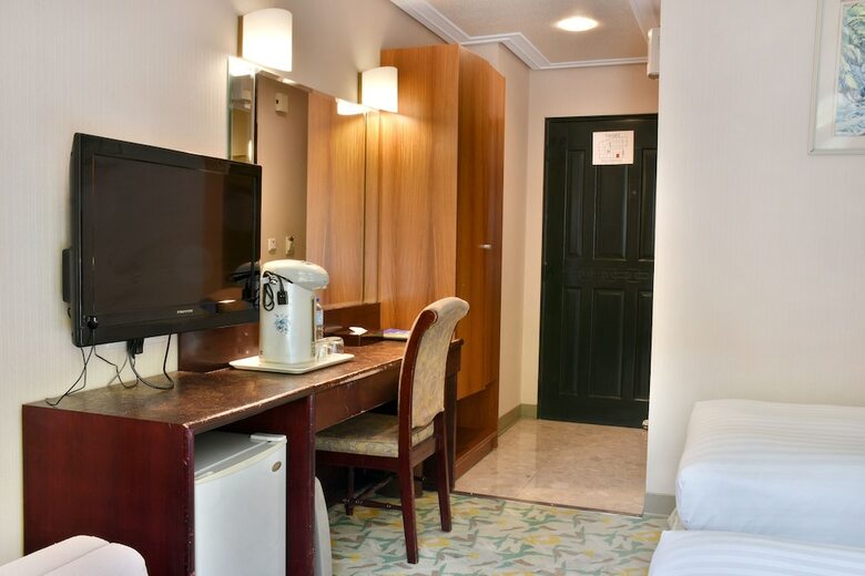 Honeymoon Hotel