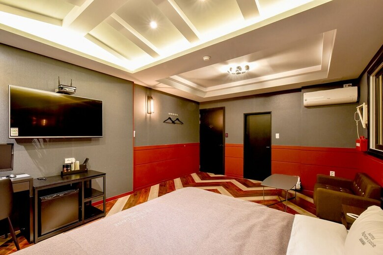 French Code Hotel