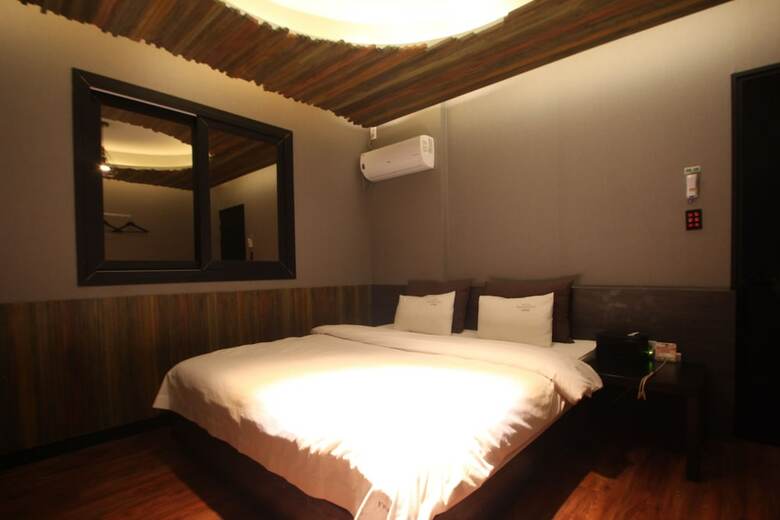 French Code Hotel