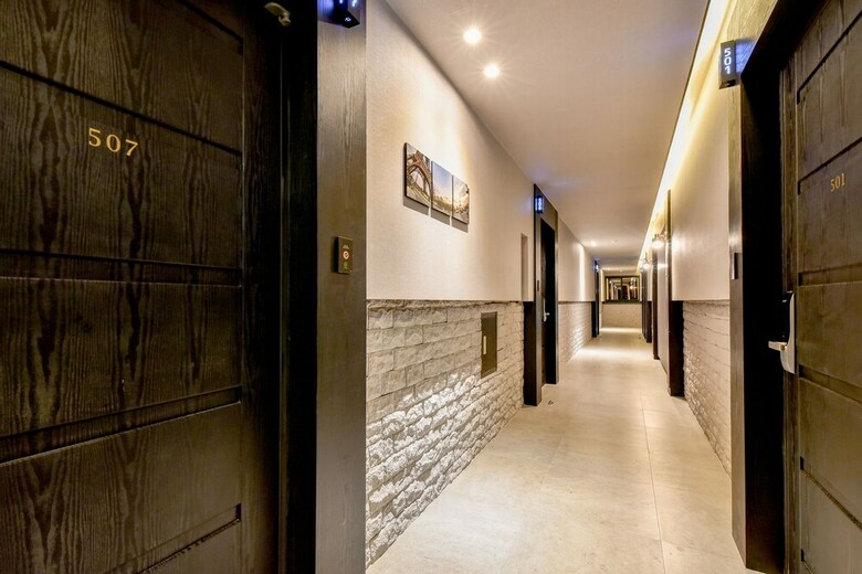 French Code Hotel