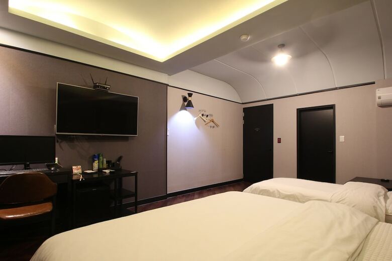 French Code Hotel