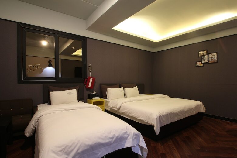 French Code Hotel