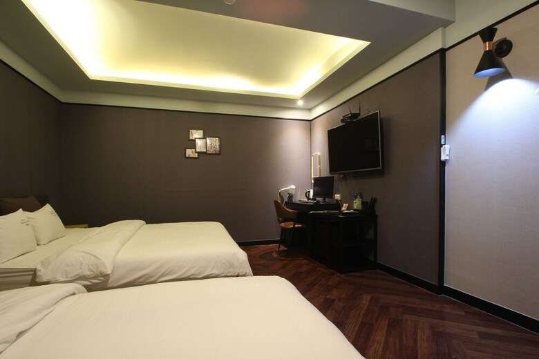 French Code Hotel