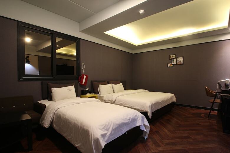 French Code Hotel