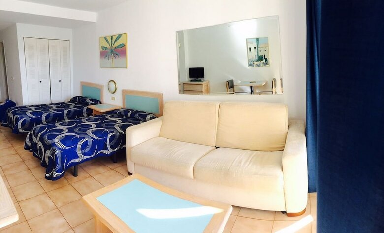 Apartamentos Estudio Castle Habour White